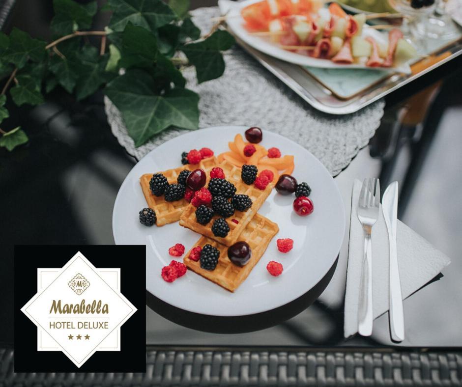 Hotel Marabella Sibiu Bagian luar foto