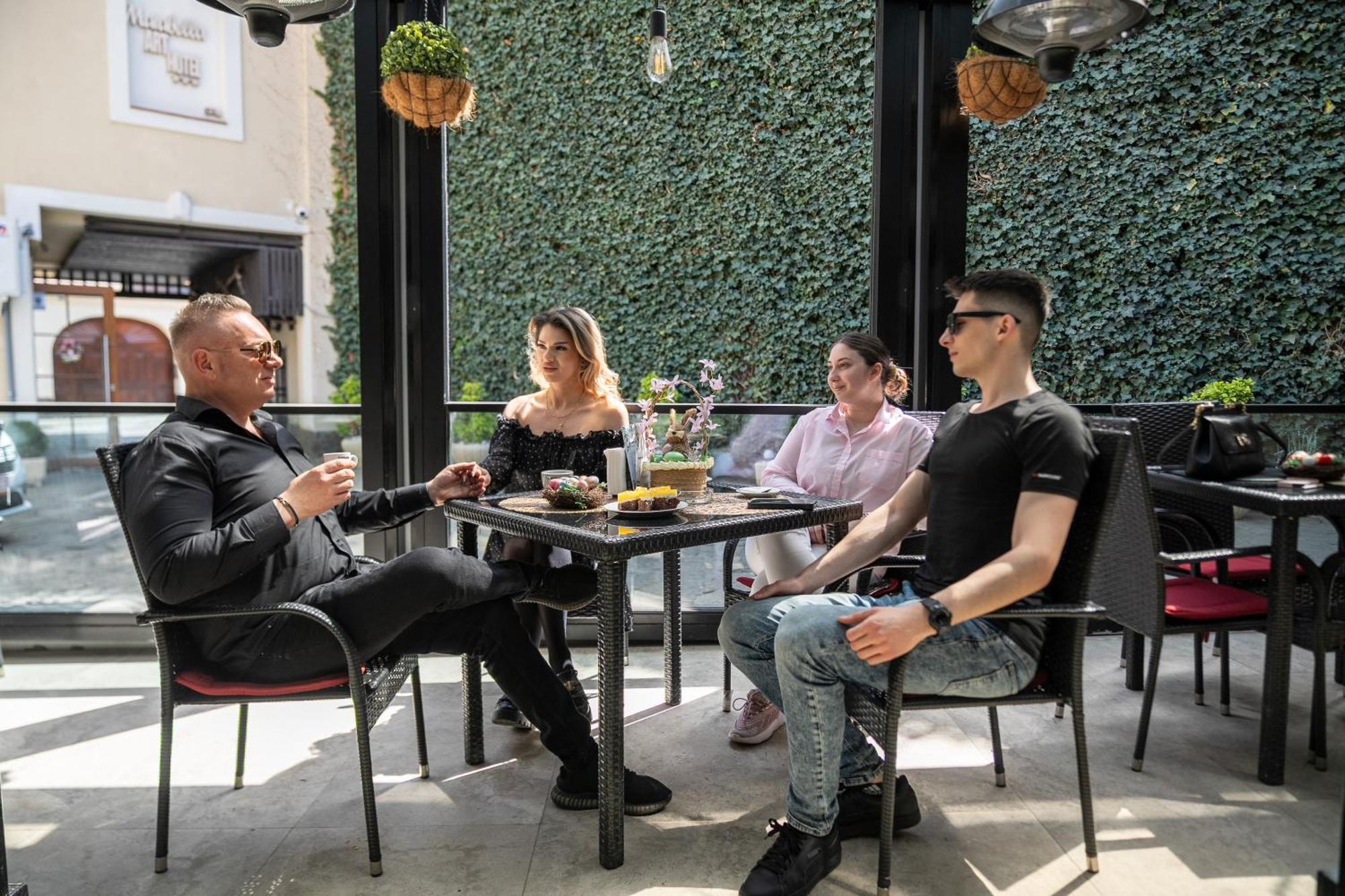 Hotel Marabella Sibiu Bagian luar foto