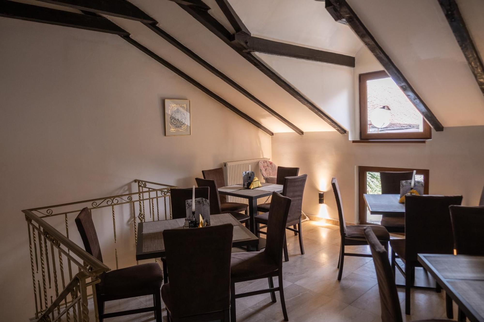 Hotel Marabella Sibiu Bagian luar foto