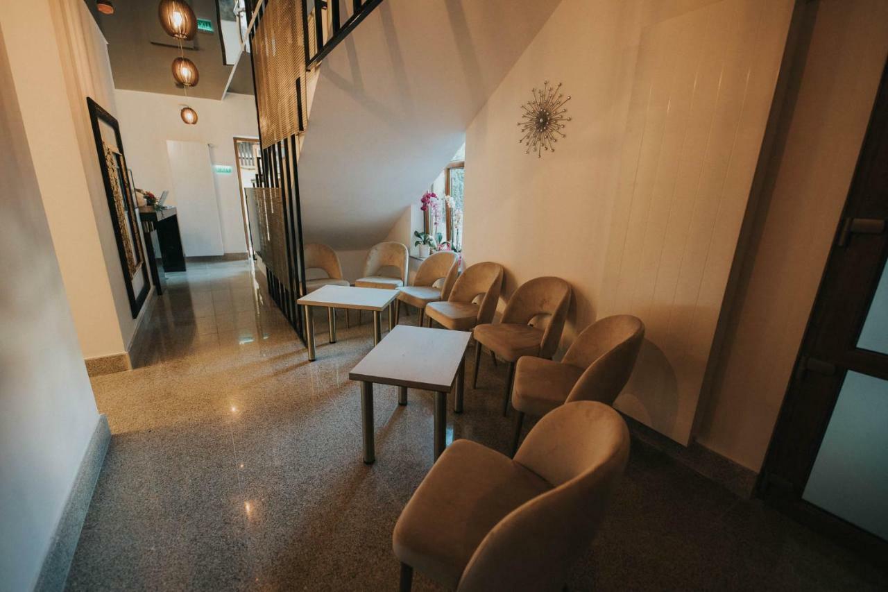 Hotel Marabella Sibiu Bagian luar foto