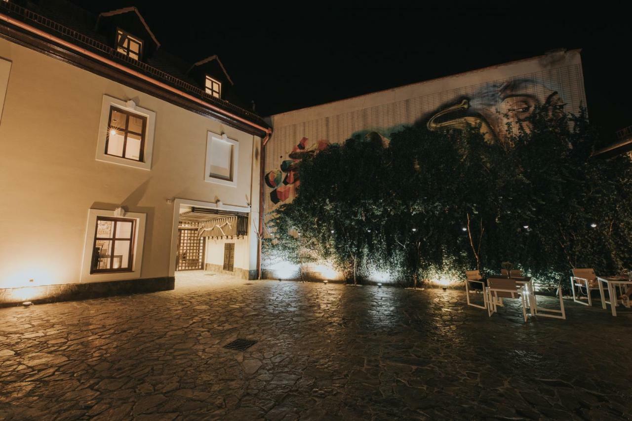 Hotel Marabella Sibiu Bagian luar foto