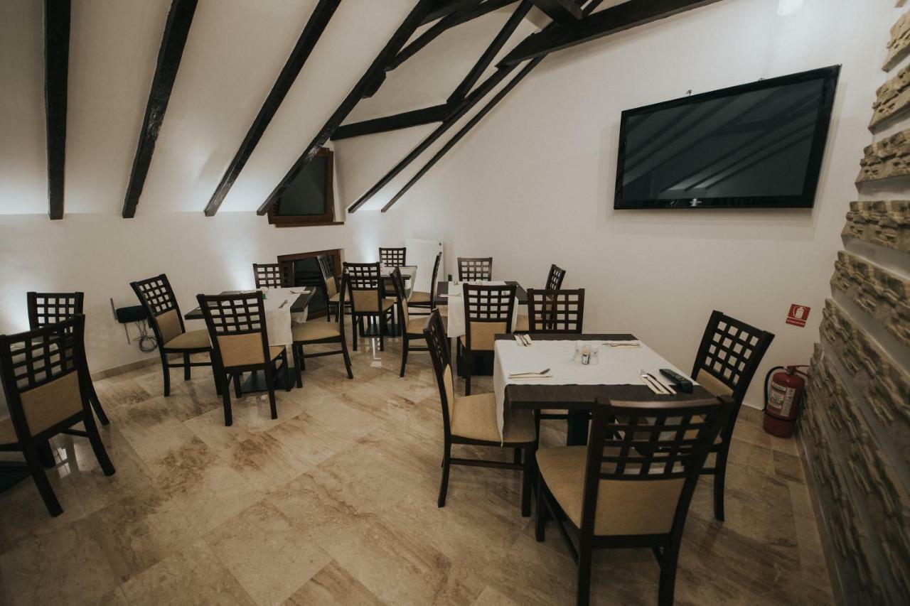 Hotel Marabella Sibiu Bagian luar foto
