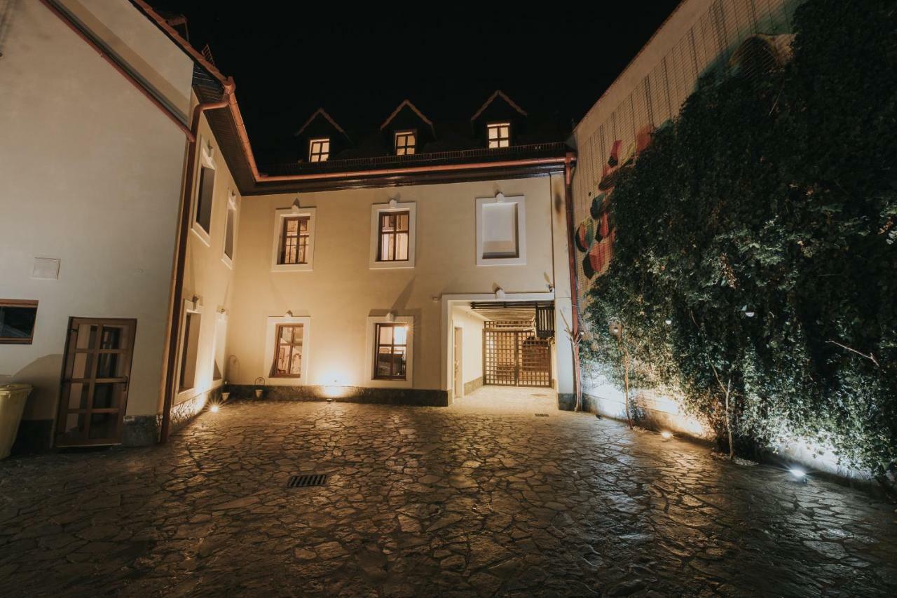 Hotel Marabella Sibiu Bagian luar foto